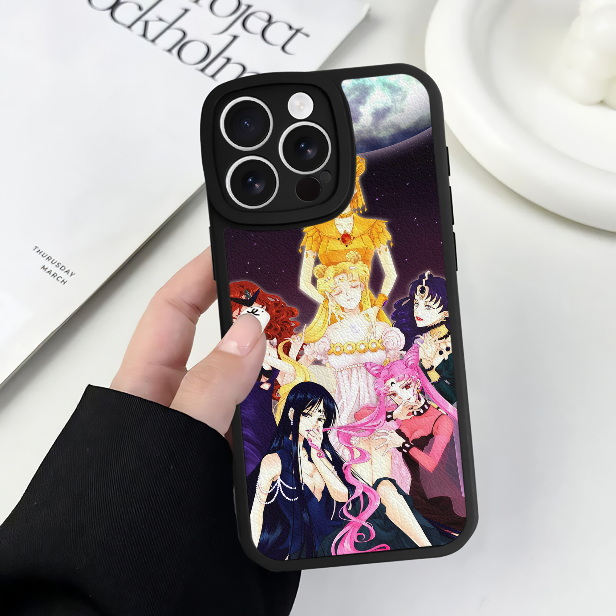 （画像用） 美少女戦士セーラームーン Sailor Moon 【iPhone 16シリーズ対応】シリコンスマホケース（レザー調） 材質：シリコン